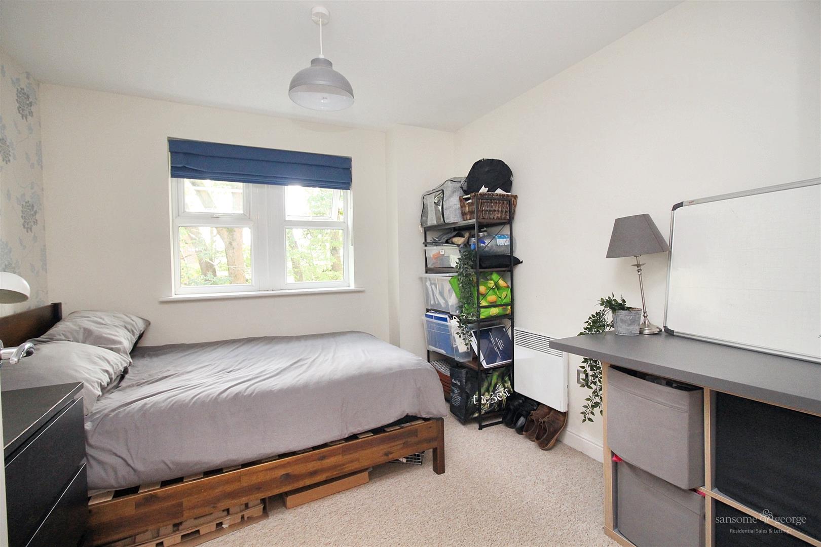 Pryor Close, Tilehurst, Reading